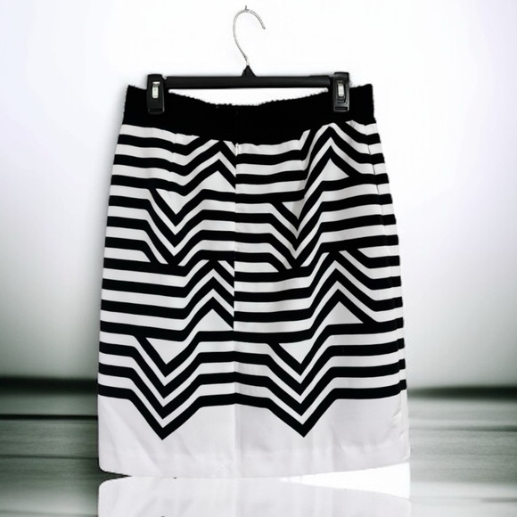 Worthington 12P Black White Striped Pencil Skirt Midi Pleated Lined - Picture 3 of 3